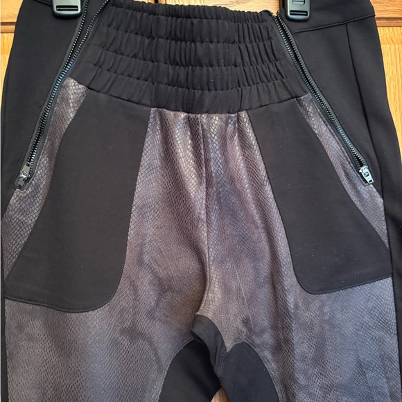 Women’s straight Leg pants Preowned Excellent condition - Picture 2 of 6